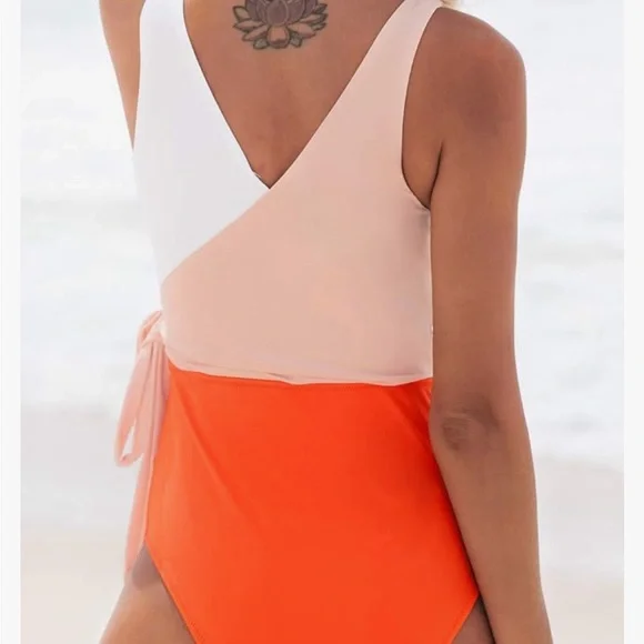 NWT CUPSHE Women's One Piece Swimsuit Wrap Color Block Tie Side (Medium) - Picture 2 of 8